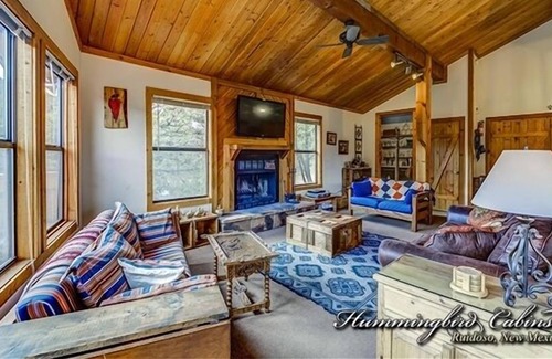 Ruidoso Cabina | The Tree House: '¡Viviendo sobre los árboles!'