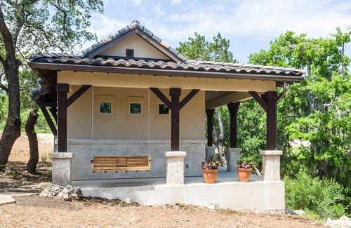 Spring Branch Casa | The Treehouse at Hidden Falls