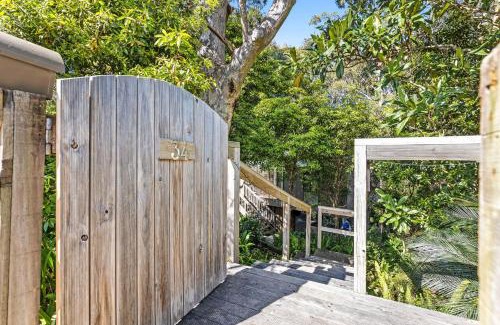 Long Beach Casa | The Treehouse at Long Beach managed by Batemans Bay Accom