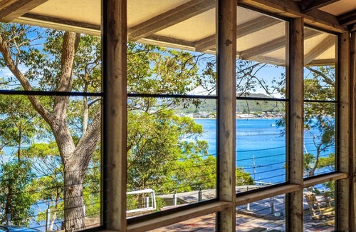 Killcare Casa | The Treehouse on Hardys by HolidayCo.
