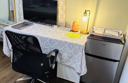 Yardville-Groveville Casa | The Trenton Two 2BR Peaceful Oasis w/ Patio & BBQ.