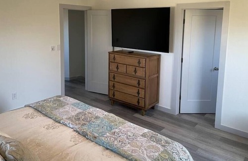 Lowell Casa | The Twin House Summar