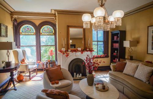 College Hill Casa | The Underwood-Hale House