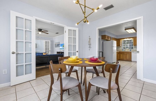 Gainesville Casa | The University Gathering Place is enjoyable for any larger group, 6 Min. to UF