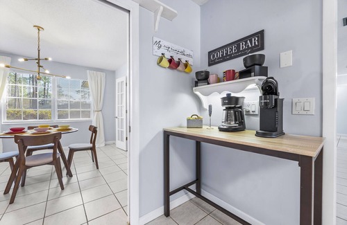 Gainesville Casa | The University Gathering Place is enjoyable for any larger group, 6 Min. to UF