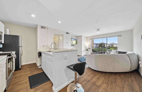 Carrollwood Condominio | The Urban Oasis – Serene Views!