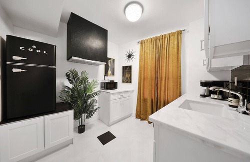 Uptown Design District Hotel | The Velvet Rope