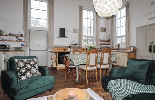 Henryd Cabaña | THE VESTRY CONWY, romantic, character holiday cottage in Conwy