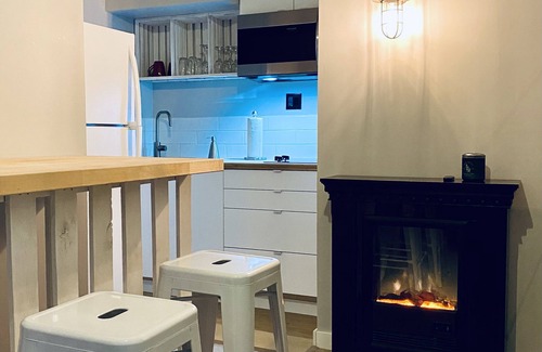 Elora Apartamento | Victoria Street Retreat