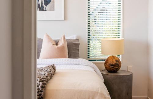Onetangi Casa | The View - Coast & Country