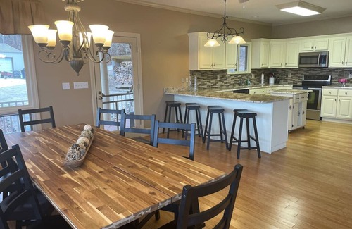 Cedar Bluff Casa | The View on Weiss Lake