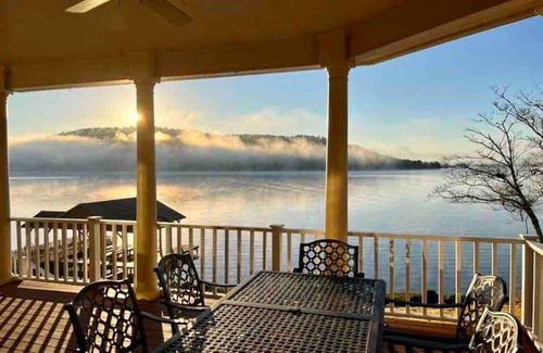 Cedar Bluff Casa | The View on Weiss Lake