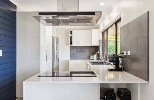 McCracken Casa | The Views Beach House, Pet friendly, WiFi