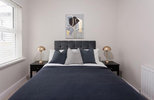 Newcastle Casa | The Views Cottage