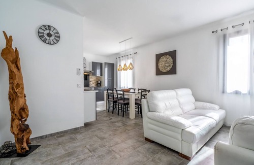 Lagnes Casa | THE VILLA OF ROSEAUX