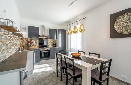 Lagnes Casa | THE VILLA OF ROSEAUX