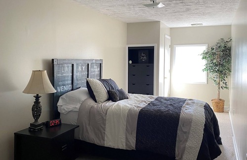 New London Apartamento | The Village Loft - A Charming Boutique Loft in New London Ohio