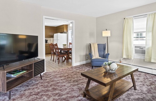 Palmyra Apartamento | The Village Loft: A Walkable Stay in Palmyra