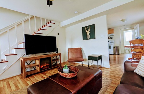 Front Royal Casa | The Warren House: 5 minutes to Shenandoah National Park!