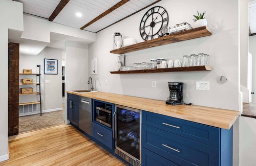 Ludlow Casa | The Washburn: Renovated 4-BR Home 2-Min to Okemo