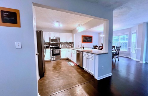 Pine Forest Casa | The Waypoint, 4BR/7Beds/2.5Bath Travel Themed Vacation Home adjacent to FT Bragg