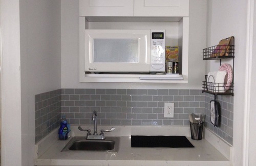 Harbor Apartamento | The Welcome Room Guest Suite-Quiet, Private & Safe