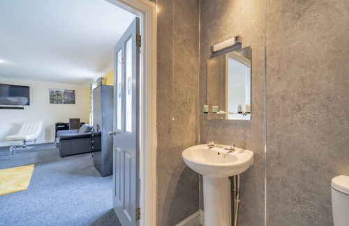 Cannards Grave Hotel | The Well Inn