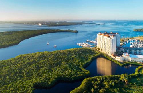 Pelican Complejo | The Westin Cape Coral Resort at Marina Village