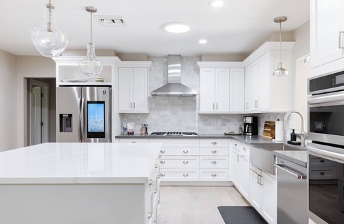 Alhambra Casa | The Westwind by LuxeKey | Central Phoenix Boho Home w/ Pool, Spa & Casita