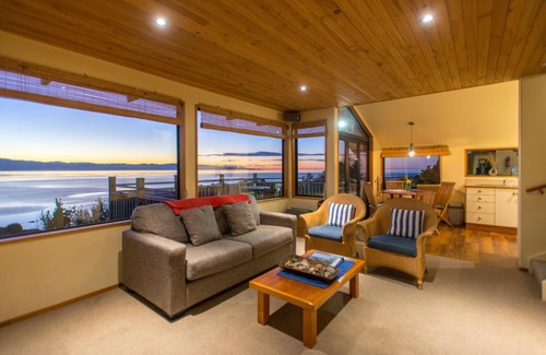 Britannia Heights Casa | The Wheelhouse Inn