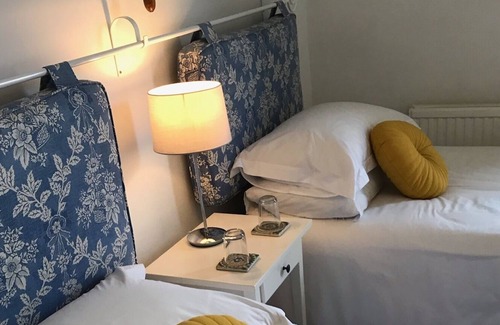 Little Brickhill Cama Y Desayuno | The White House B&B