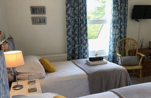 Little Brickhill Cama Y Desayuno | The White House B&B