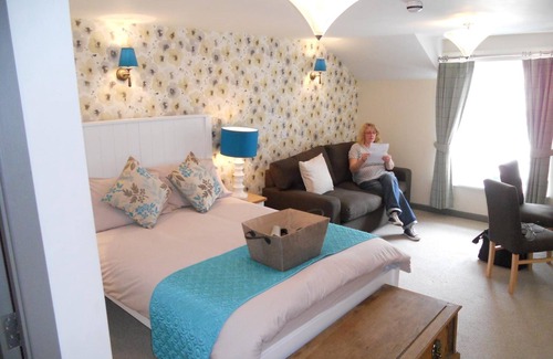 Machynlleth Hotel | The White Lion Hotel