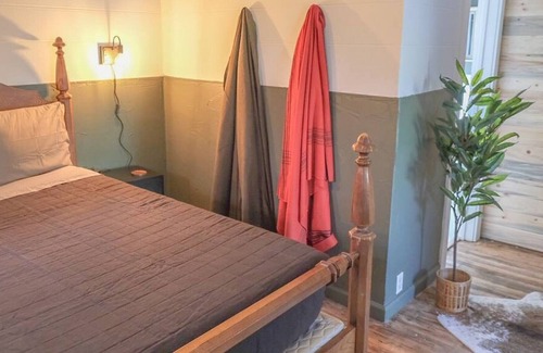 Drake Casa | The Whitebark Suite (Unit 3) at Field Guide Rocky Mountain