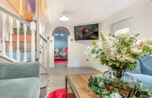 Ironbridge Casa | The Wild Cherry Tree Retreat