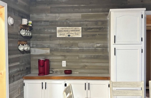Red Jacket Casa | The Wild & Wonderful – Steps from Hatfield-McCoy Trails