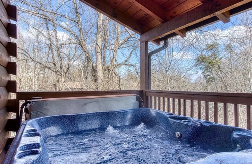Sevierville Cabina | The Wildlife Lodge - Great Location! Close To Tanger Outlets! 5 Bedroom Cabin by RedAwning