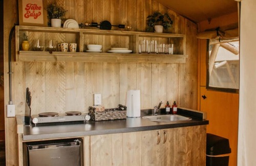 Flag Pond Cabina | The Woody Unit 6 - Glamping Retro