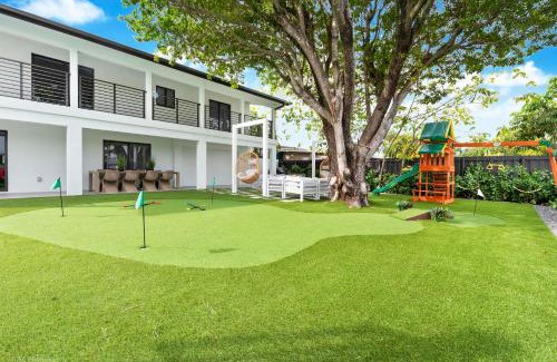 Ludlam Casa | The World - Canal View, Playground, 9 Bedrooms, Work Area, Pickleball & Game Room