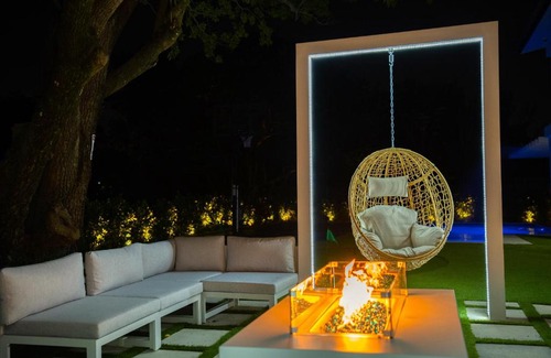 Ludlam Casa | The World - Canal View, Playground, 9 Bedrooms, Work Area, Pickleball & Game Room