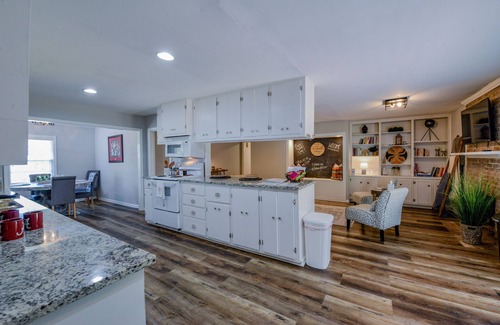 Forest Lake Casa | The Wright Spot - Book now for football season! Close to Campus!