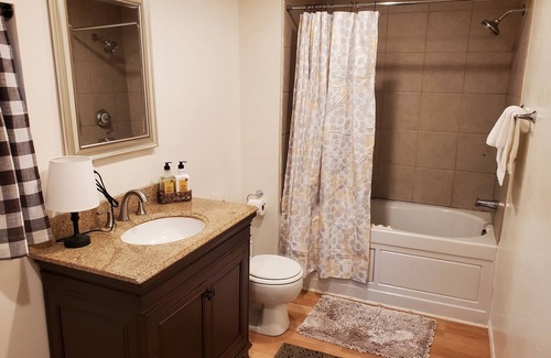 Twin Peaks Cabina | The Writer's Retreat at The Twin Peaks Lodge