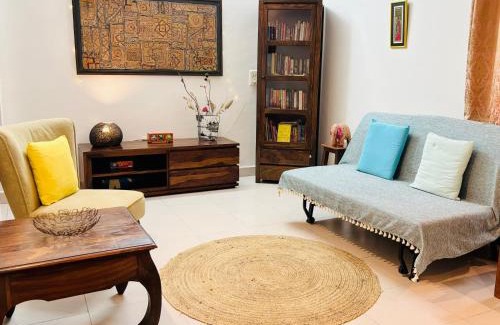 Mandrem Casa | The YelloMello House 1BHK fast Wi-Fi AC Pet-Friendly Cosy Cottage