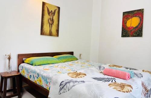Mandrem Casa | The YelloMello House 1BHK fast Wi-Fi AC Pet-Friendly Cosy Cottage