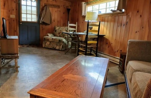 Highlands Casa | The Zen Den Guest Suite on Loma Linda Farm Location and Comfort, Highlands, NC