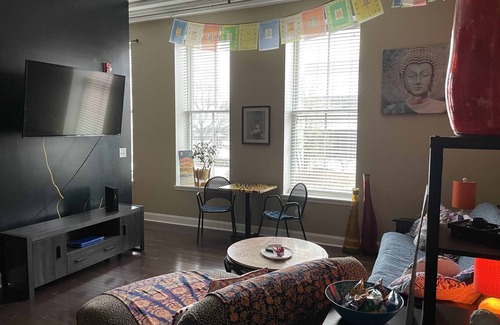 Downtown Knoxville Apartamento | Excelente ubicación y ambiente tranquilo, ¡esté en el medio de todo y relájese!