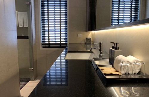 Siriraj Hotel | Theatre Residence