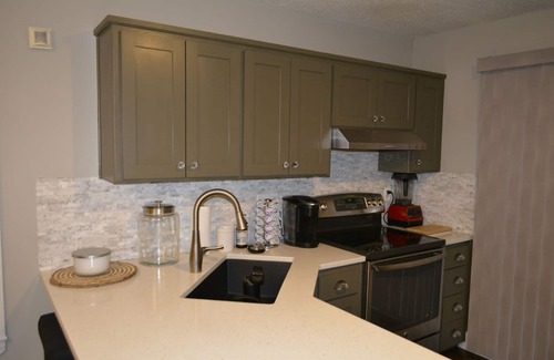 Overland Park Casa | Theatre Room, Hot Tub & Fire-pit in South OP