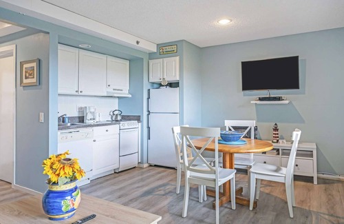 Napeague Apartamento | TheSweetDwelling 1BR Beachside Home|TennisPoolPKG!