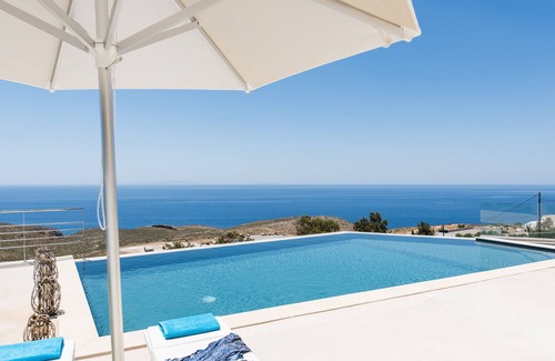 Khora Sfakion Casa | THETIS, south coast with amazing views and infinity pool!